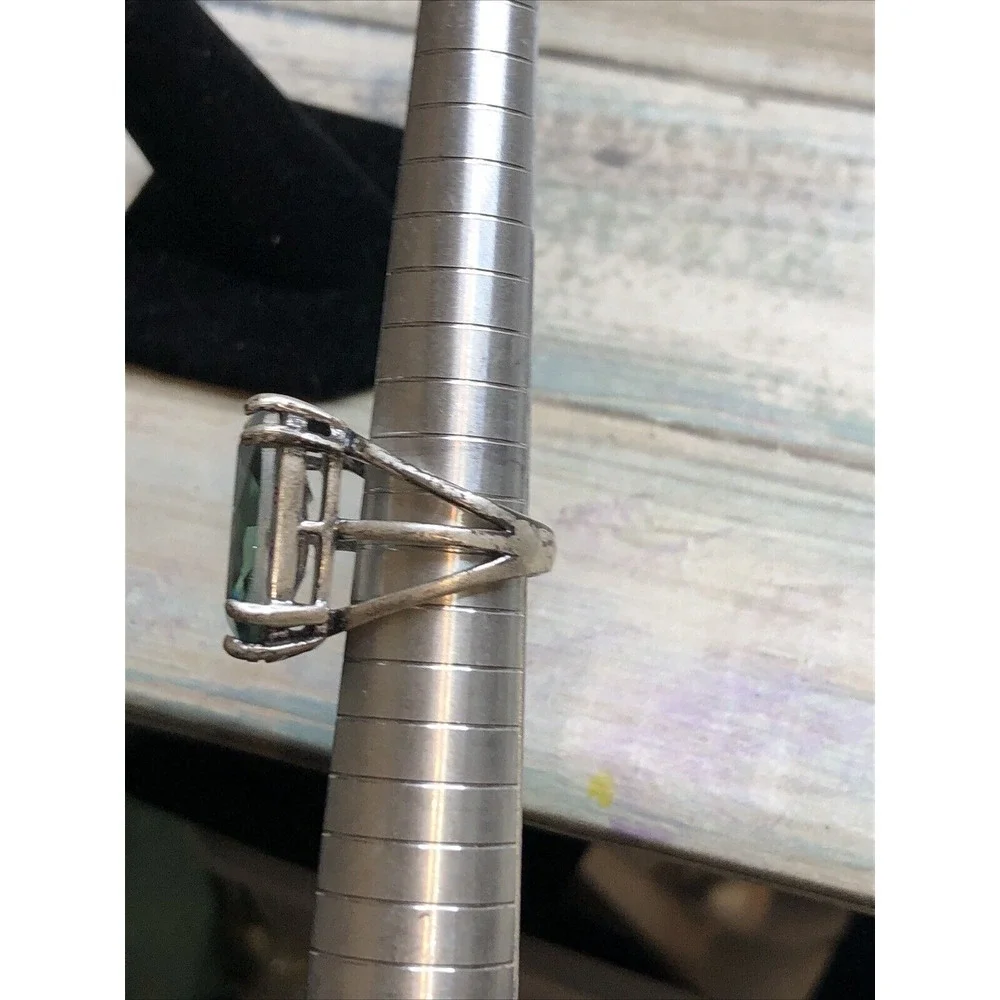 Aquamarine Fashion Jewelry Ring Distressed Silver Tone size 6‎
